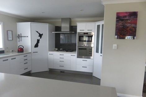 Photo of property in 2 Oldfield Court, Huntington, Hamilton, 3210