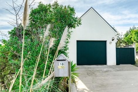 Photo of property in 18 Kohutuhutu Road, Raumati Beach, Paraparaumu, 5032