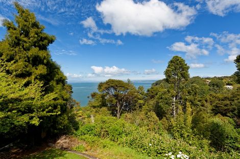 Photo of property in 27 Opou Road, Titirangi, Auckland, 0604