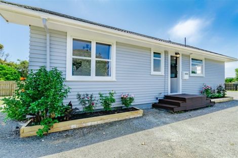 Photo of property in 6 Mazengarb Road, Paraparaumu Beach, Paraparaumu, 5032