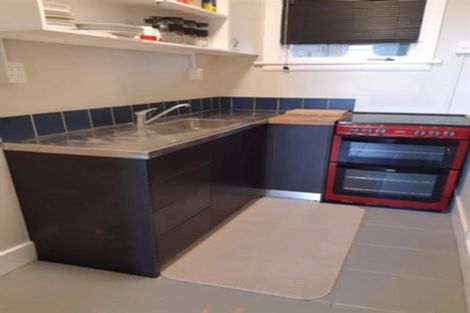 Photo of property in Devonport Apartments, 37/127 Saint Aubyn Street, New Plymouth, 4310