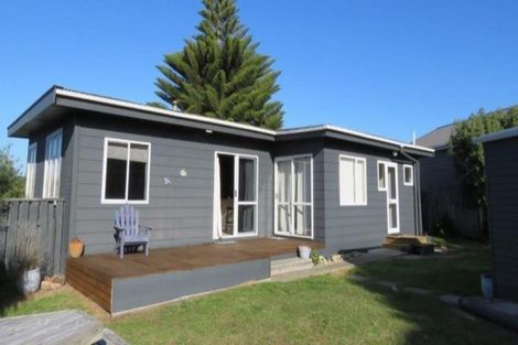 Photo of property in 3 Makaramu Street, Porangahau, 4293