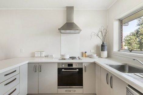 Photo of property in 2/74 Blakeborough Drive, Forrest Hill, Auckland, 0620