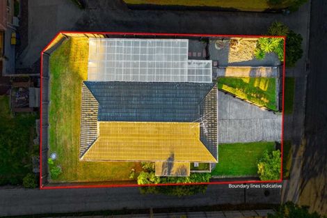 Photo of property in 5 Sispara Place, Beach Haven, Auckland, 0626