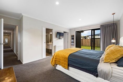 Photo of property in 6 Chadlington Way, Lower Shotover, Queenstown, 9304