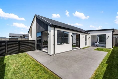 Photo of property in 96 Eriksen Road, Te Awa, Napier, 4110