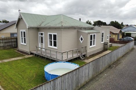 Photo of property in 14 Cadman Street, Dannevirke, 4930