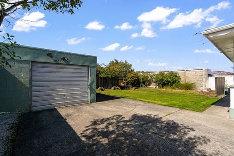 Photo of property in 220 Conyers Street, Strathern, Invercargill, 9812