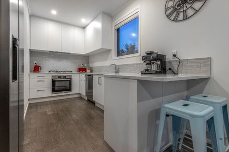 Photo of property in 3a Koreke Close, Kenepuru, 5022