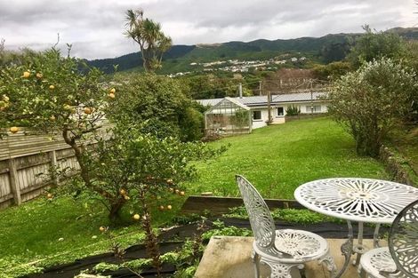 Photo of property in 34 Ranui Terrace, Tawa, Wellington, 5028