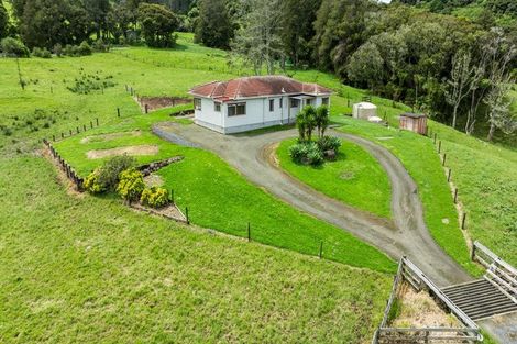 Photo of property in 369 Mangakura Road, Helensville, 0875