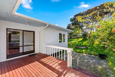 Photo of property in 39 Neptune Avenue, Beach Haven, Auckland, 0626