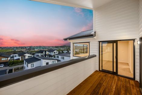 Photo of property in 15 Kumukumu Road, Long Bay, Auckland, 0630