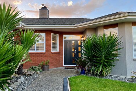 Photo of property in 15 Okarito Avenue, Levin, 5510