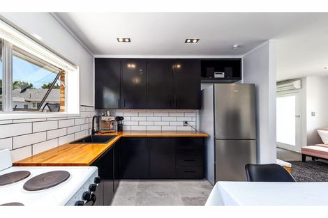 Photo of property in 1b Karaka Street, New Lynn, Auckland, 0600