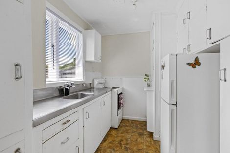 Photo of property in 44 Savoy Road, Glen Eden, Auckland, 0602