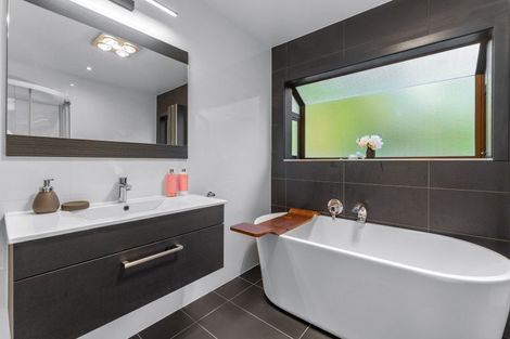 Photo of property in 61 Pemberton Avenue, Bayview, Auckland, 0629