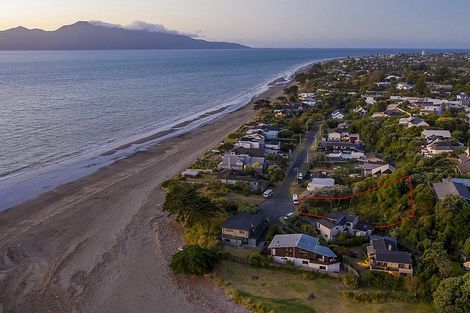 Photo of property in 19 Groves Road, Raumati Beach, Paraparaumu, 5032