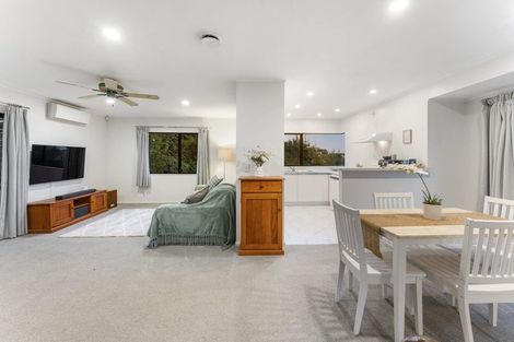 Photo of property in 2/18 Atlantis Place, Totara Vale, Auckland, 0629