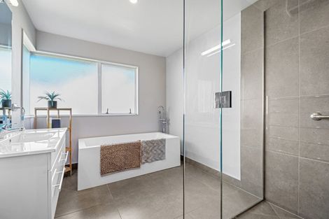 Photo of property in 32 Merlot Heights, Huapai, Kumeu, 0810