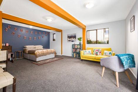 Photo of property in 49b Albatross Close, Whitby, Porirua, 5024