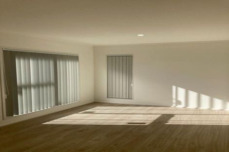 Photo of property in 10 Gulliver Place, Conifer Grove, Takanini, 2112