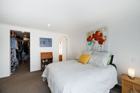 Photo of property in 25 Dogwood Way, Milson, Palmerston North, 4414