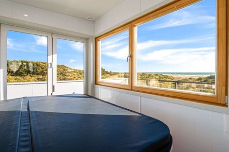 Photo of property in 5 Somerset Grove, Waitarere Beach, Levin, 5510