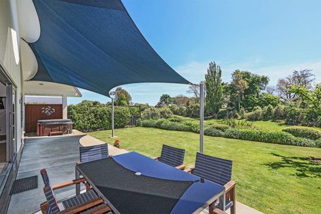 Photo of property in 14 Raven Grove, Havelock North, 4130