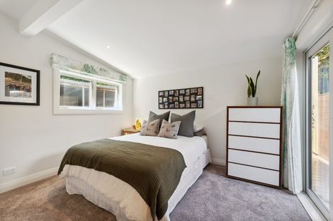 Photo of property in 122 Pendarves Street, New Plymouth, 4312