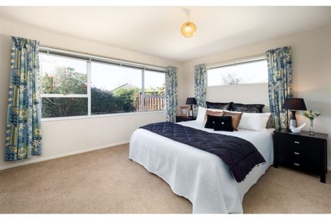 Photo of property in 12 Oldham Crescent, Halswell, Christchurch, 8025