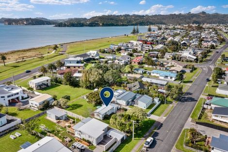 Photo of property in 215 Cook Drive, Whitianga, 3510