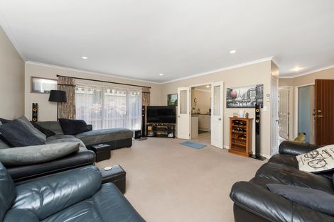 Photo of property in 18 Araroa Place, Papamoa Beach, Papamoa, 3118