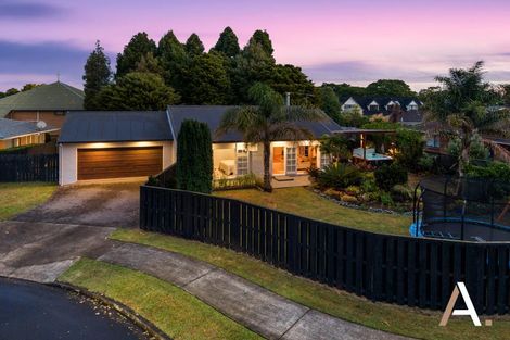 Photo of property in 13 Ross Martin Court, Conifer Grove, Takanini, 2112