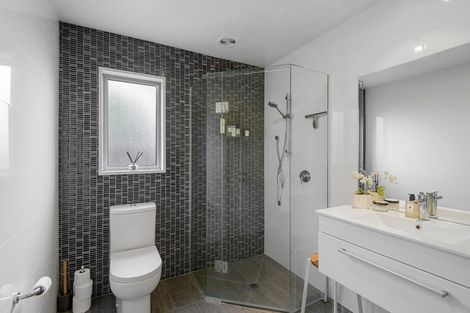 Photo of property in 132 Waimairi Road, Ilam, Christchurch, 8041