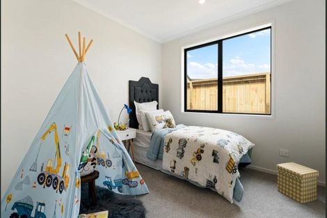Photo of property in 33 Tasker Crescent, Pyes Pa, Tauranga, 3112