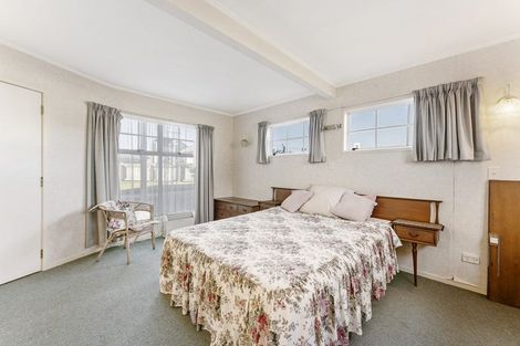 Photo of property in 70 Karewa Parade, Papamoa Beach, Papamoa, 3118