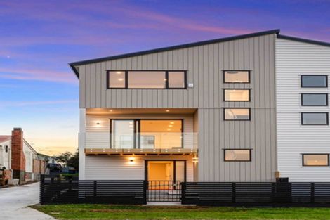 Photo of property in 3/16 Binsted Road, New Lynn, Auckland, 0600