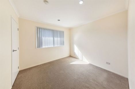 Photo of property in 2b Stephen Avenue, Henderson, Auckland, 0610
