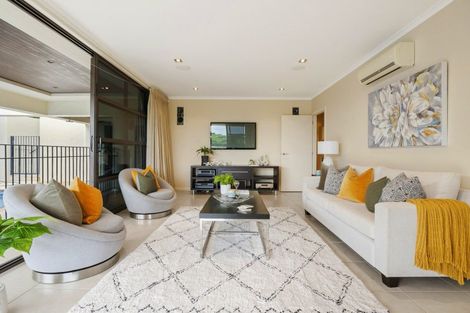 Photo of property in 10 Ronaki Road, Mission Bay, Auckland, 1071