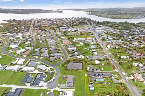 Photo of property in 68 Weka Street, Mangawhai, 0505