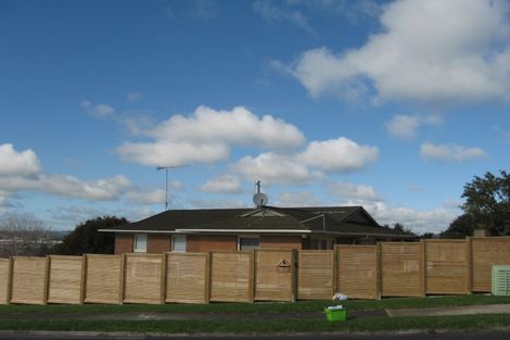 Photo of property in 27 Downsview Road, Pakuranga Heights, Auckland, 2010