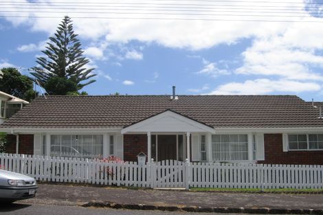 Photo of property in 2 Cracroft Street, Devonport, Auckland, 0624