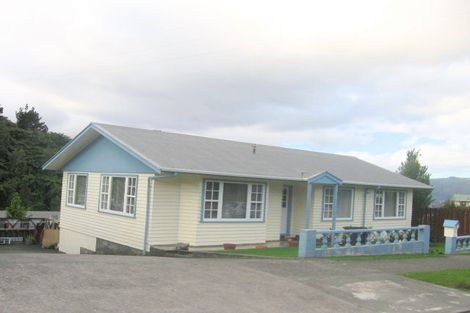 Photo of property in 124 Tirohanga Road, Tirohanga, Lower Hutt, 5010
