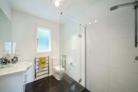 Photo of property in 388a Saint Aubyn Street, Moturoa, New Plymouth, 4310