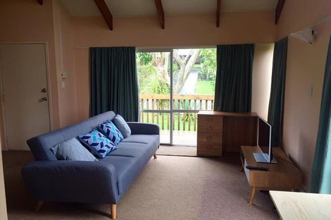 Photo of property in 2/1 Dakota Avenue, Beach Haven, Auckland, 0626