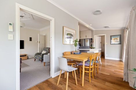 Photo of property in 11 Manapouri Crescent, Hokowhitu, Palmerston North, 4410
