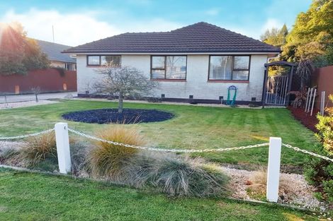 Photo of property in 22 Woodend Road, Woodend, 7610