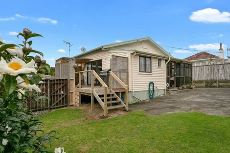 Photo of property in 8 Station Street, Tirau, 3410