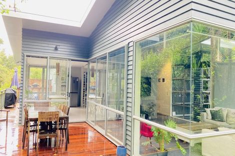 Photo of property in 20c Konini Road, Titirangi, Auckland, 0604